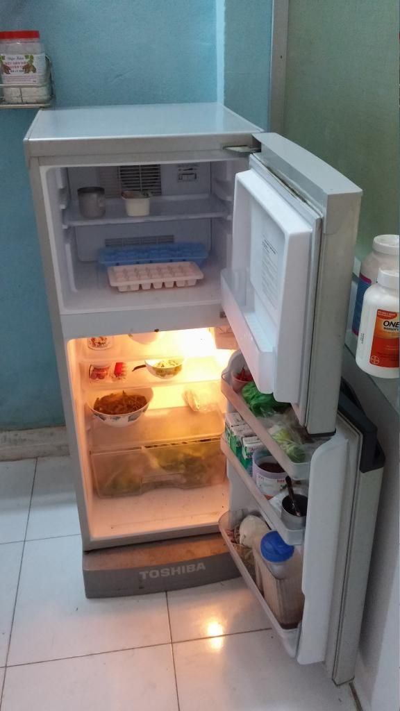 Q.Tân phú - Bán 1 tủ lạnh Toshiba 120 lít mua ở điện máy Chợ Lớn - 1