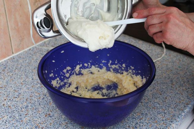 frosting combineren melk suiker boter meel renkli kek